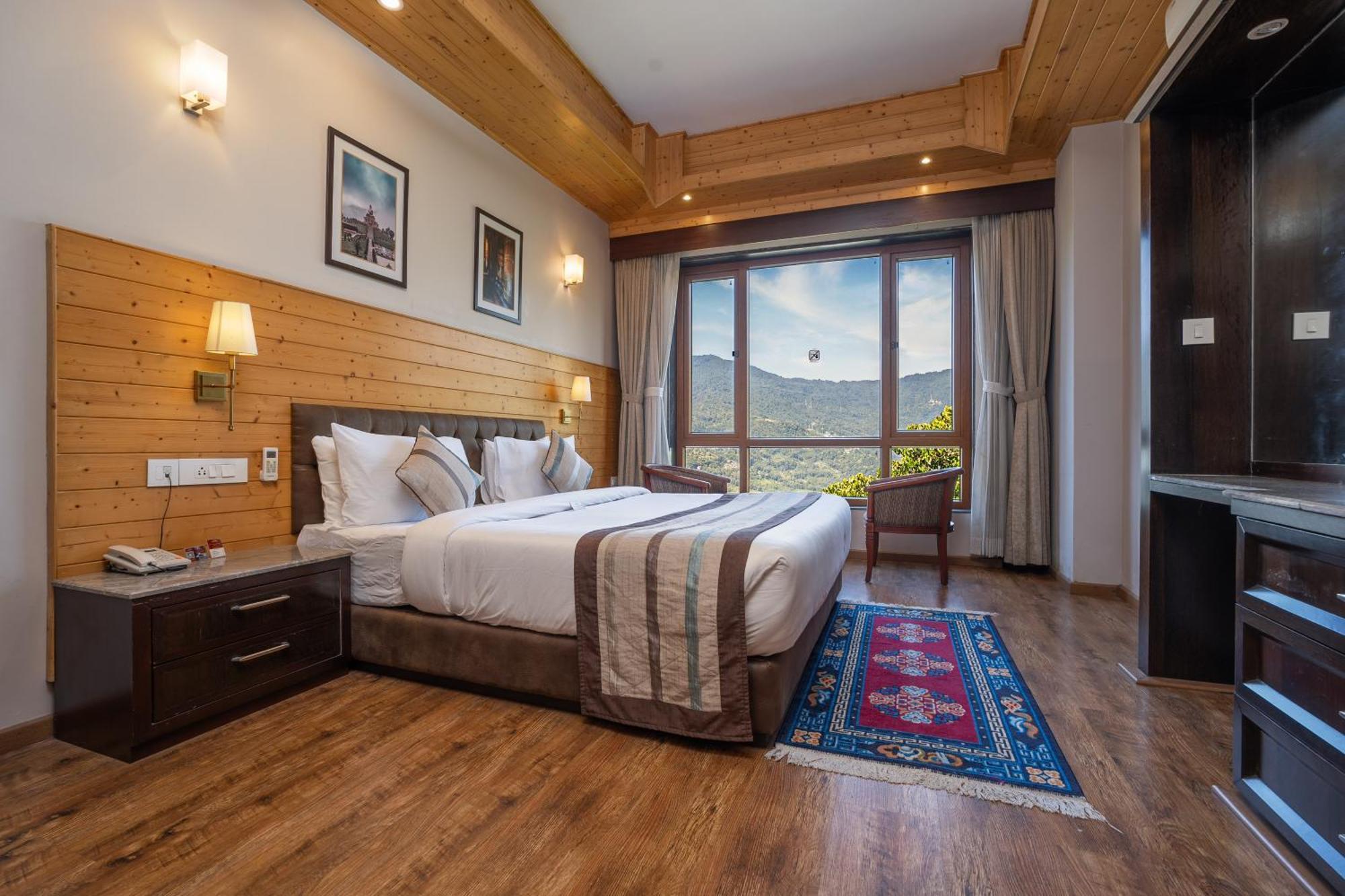 גנגטוק Summit Alpine Abode Hotel 5 Mins From Mg Marg מראה חיצוני תמונה